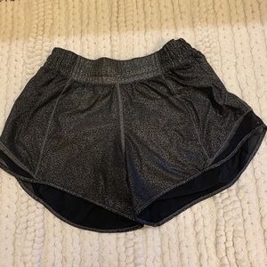 Lululemon Hotty Hot Shorts- Size 6